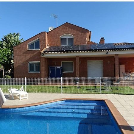 Santa Eulalia de Ronsaná Casa Con Jardin Y Piscina Privada.ヴィラ エクステリア 写真