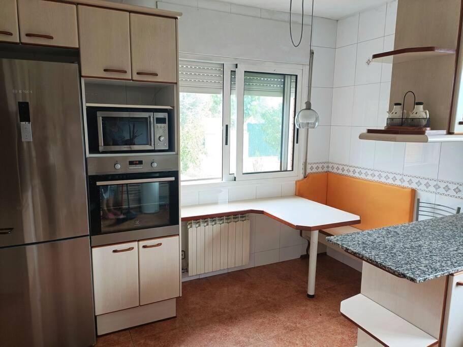 Santa Eulalia de Ronsaná Casa Con Jardin Y Piscina Privada.ヴィラ エクステリア 写真